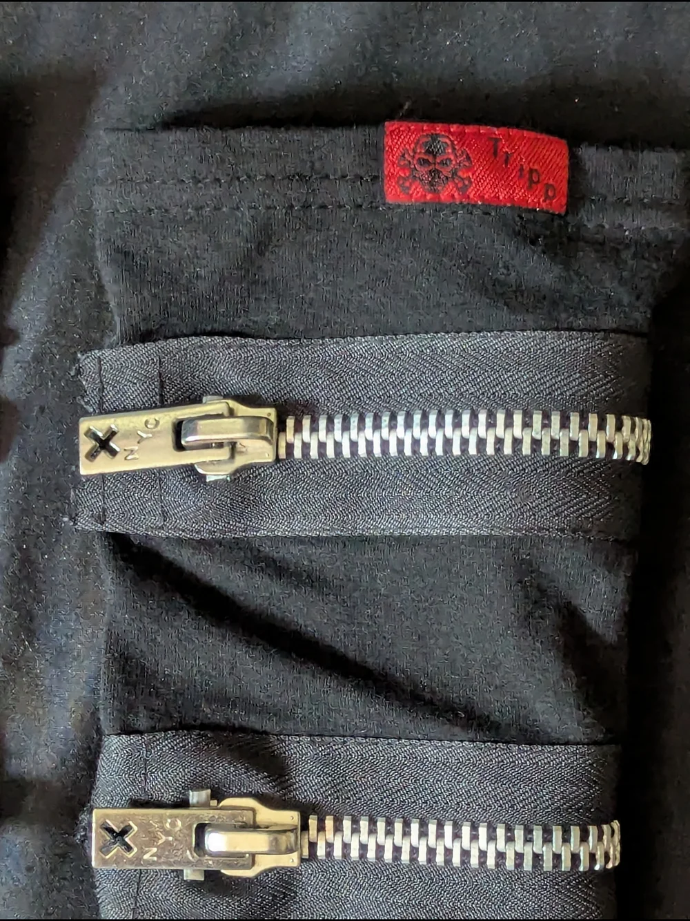 TRIPP NYC Deadstock Unisex Zip-Detail & Studs ArmWarmers Thumbhole Sleeves
